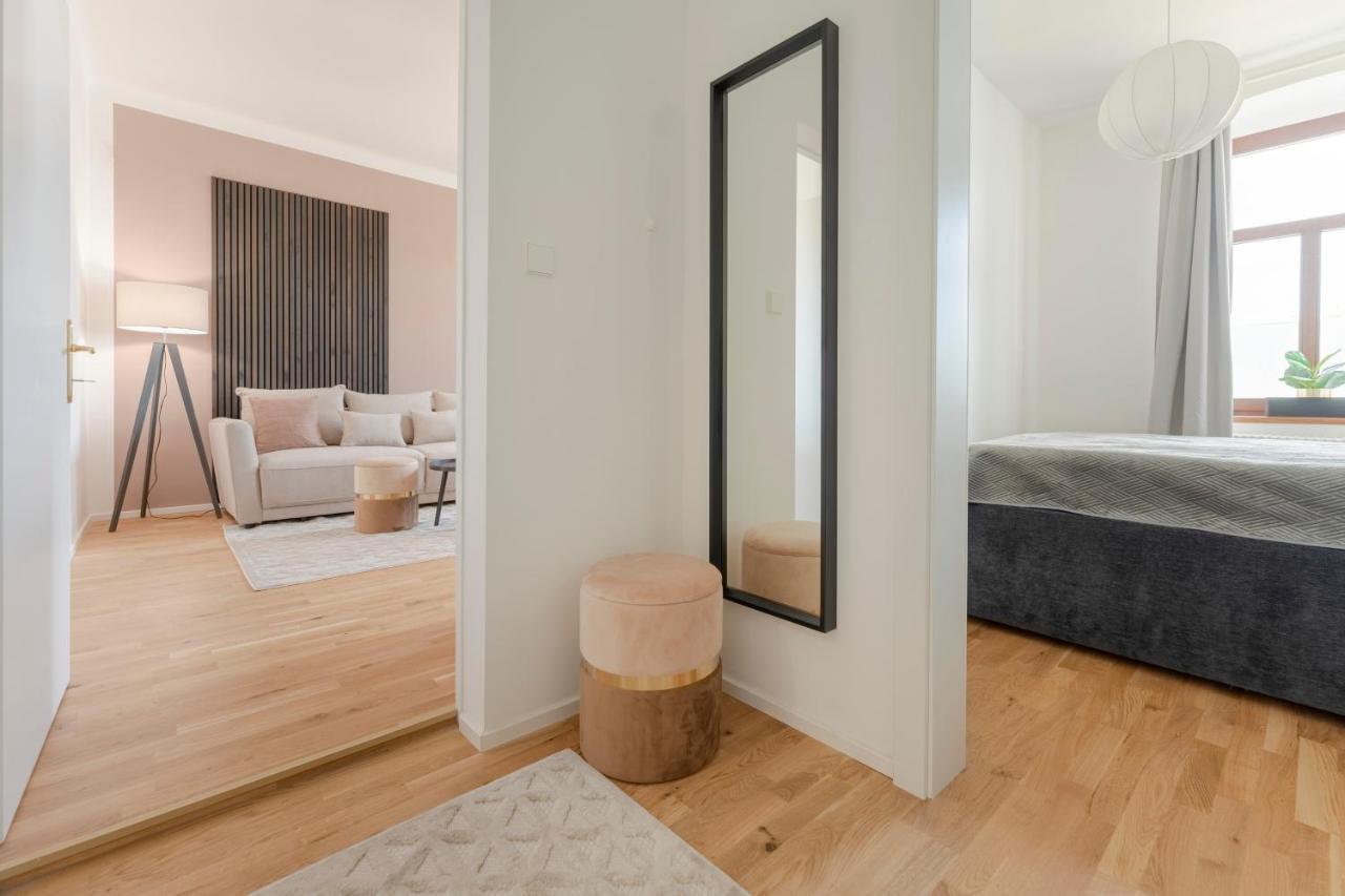 סנט פולטן City Lounge Appartement Am Hauptbahnhof מראה חיצוני תמונה